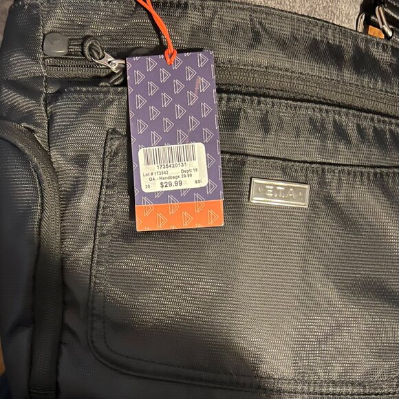 E.T.A by Rosetti Purse - Lots of pockets for organization! - Picture 4 of 13